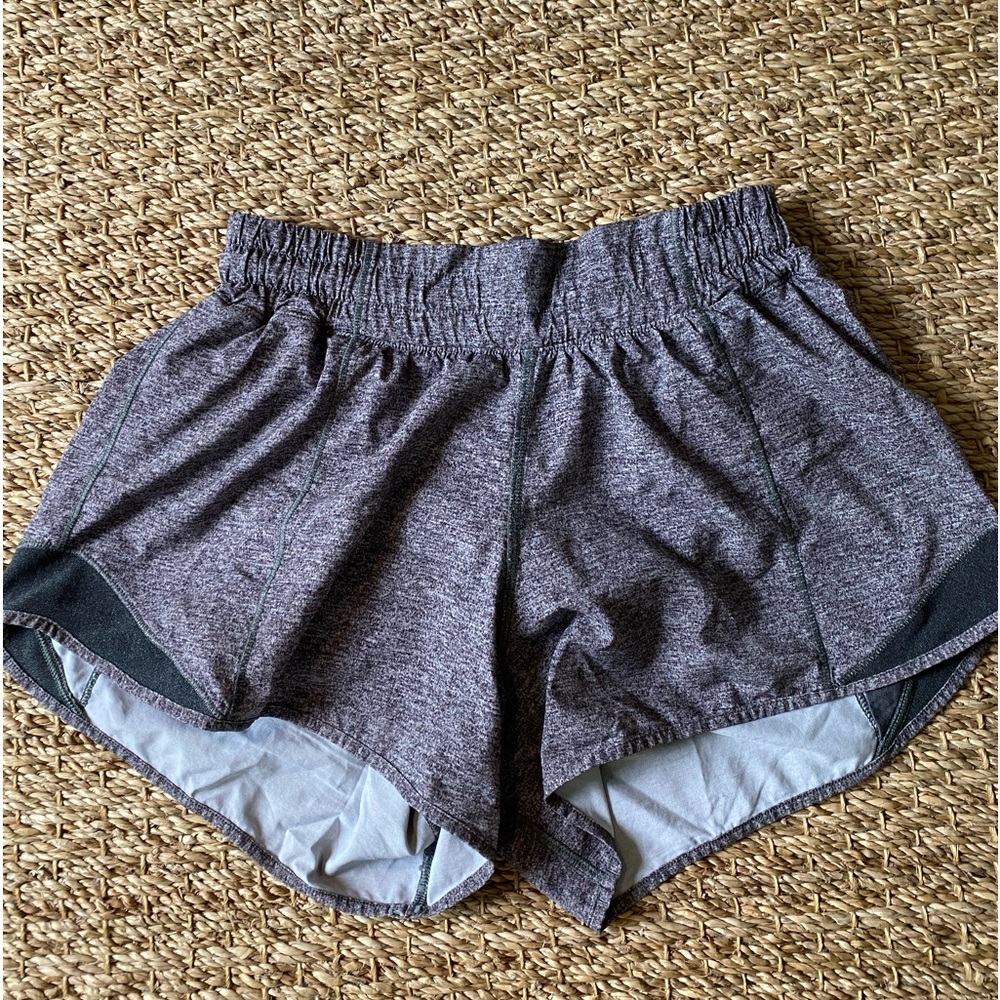 Lululemon 4 inch Hotty Hot Shorts